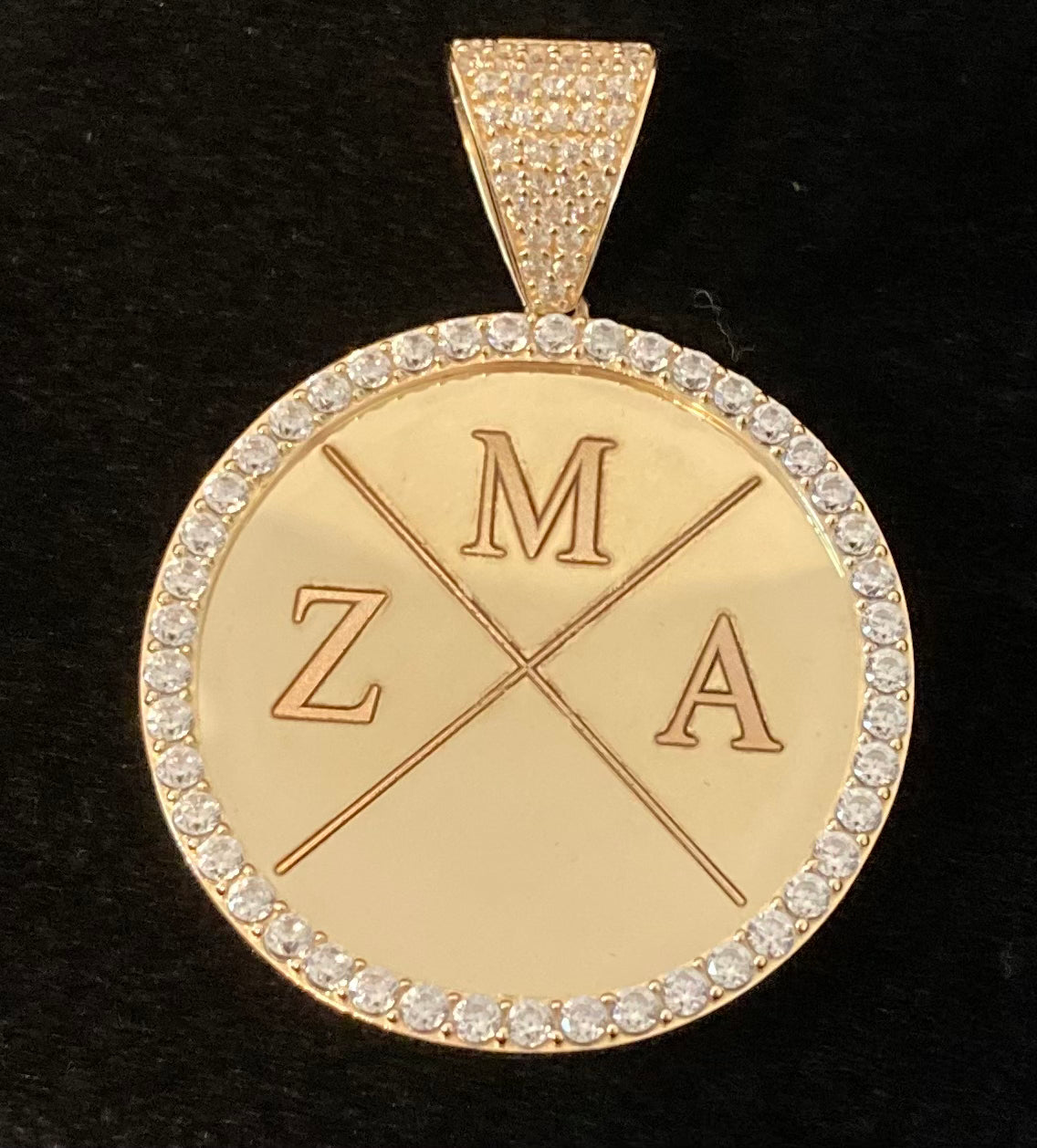 14K Medalla Pendant